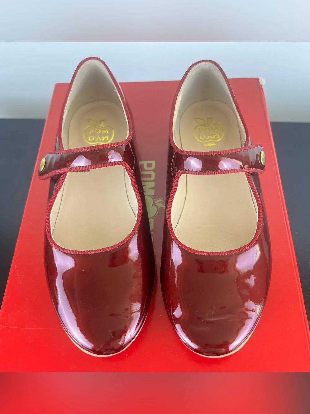 Pom D'Api Daisy Baby Patent Leather Mary Jane Flats/Shoes, Red, 33 US